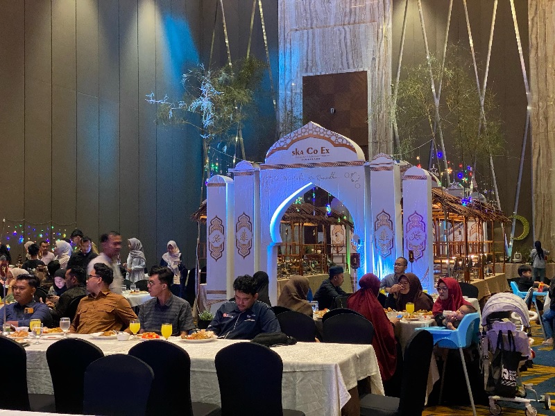 Suasana berbuka puasa di Swiss Belinn SKA Pekanbaru.