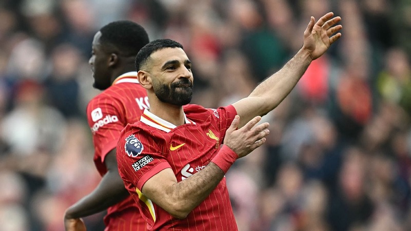 Mohamed Salah melanjutkan musim yang luar biasa saat Liverpool terus berjuang untuk meraih gelar Liga Premier dengan mengalahkan Southampton 3-1 di Anfield.