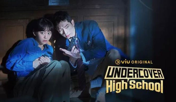 Undercover High School, kisahkan agen rahasia NIS menyamar jadi siwa SMA, kocak, seru dan menghibur.