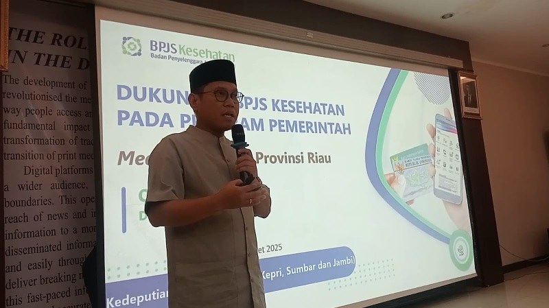 Deputi Direksi BPJS Kesehatan Kedeputian Wilayah II, Oktovianus Ramba memaparkan pencapaian kinerja BPJS kesehatan selama tahun 2024 memalui kegiatan Media Gathering, Selasa (11/3/2025).