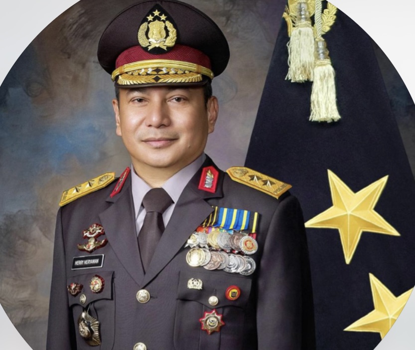 Irjen Pol Herry Heryawan pengganti Irjen Pol Mohammad Iqbal sebagai Kapolda Riau.