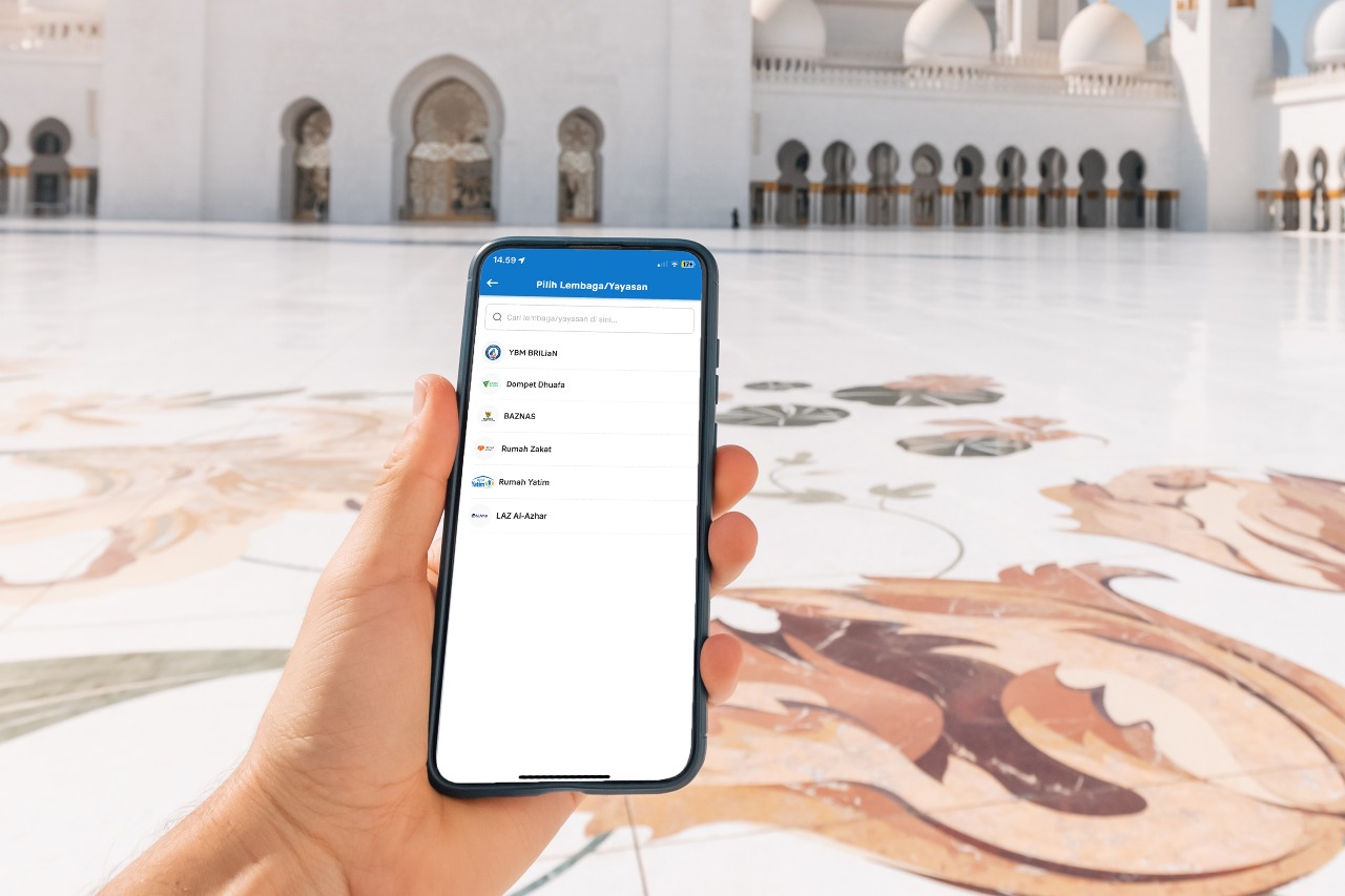 Fitur zakat di BRImo memungkinkan nasabah menunaikan zakat kapan saja dan di mana saja secara mudah dan aman.