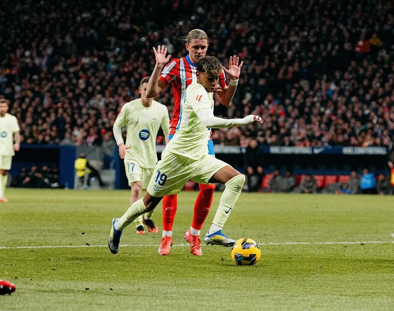 Lamine Yamal mencetak satu gol dan jadi pemain terbaik saat bARCELONA mengalahkan tuan rumah Atletico Madrid 4-2  di Riyadh Air Metropolitano, Senin (17/3/2025) dini hari WIB.