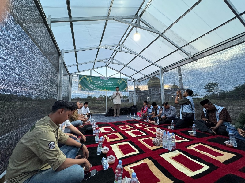 Kegiatan bukber yang digelar EMP Energi Gandewa dengan wartawan yang tergabung dalam komunitas Kwaci di Ujung Tanjung, Kecamatan Tanah Putih, Ahad (16/3/2025).