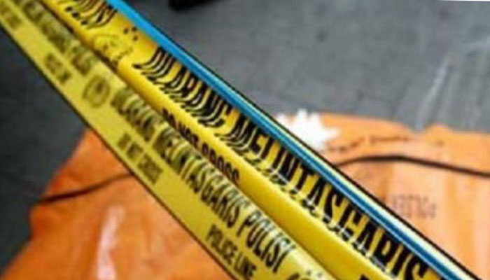 Ilustrasi. Tiga polisi yaitu Kapolsek Negara Batin IPTU Lusiyanto, Bripka Petrus, dan Bripda Ghalib  saat menggerebek sabung ayam di Lampung.