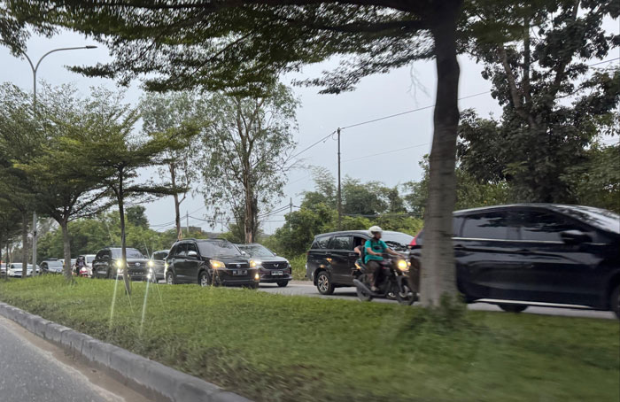 Kemacetan yang terjadi di Jalan Soekarno-Hatta sekitar pukul 17.00 WIB, Kamis (20/3/2025).