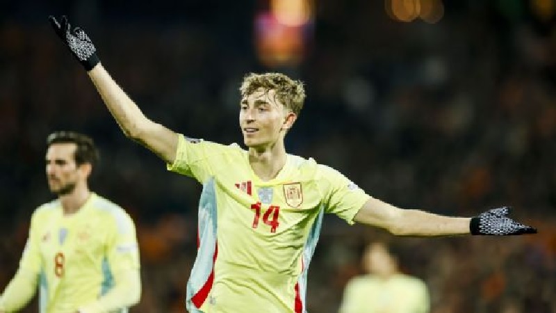 Dean Hujisen melakoni debutnya bersama Spanyol pada Jumat (21/3/2025) dini hari WIB di tengah musim yang gemilang di Bournemouth.