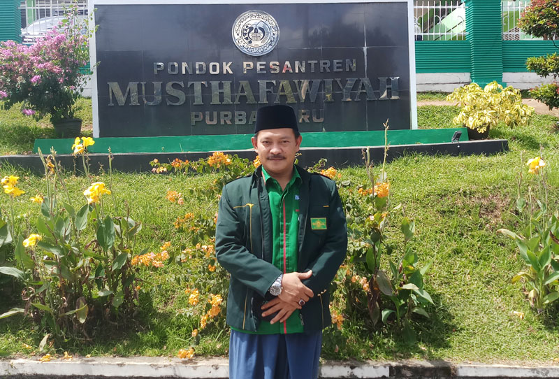 Abdul Halim Mahally, LLB  (Hons) MPIR (Ketua PWNU Provinsi Riau)