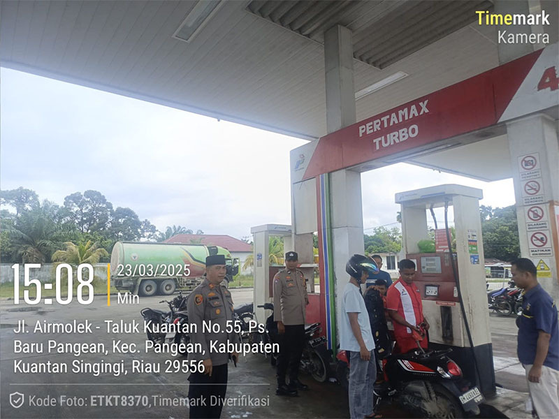 Polsek Pangean melakukan pengecekan  SPBU Pangean yang disebut ada melayani pelangsiran BMM Bersubsidi, Ahad (23/3/2024) sore.