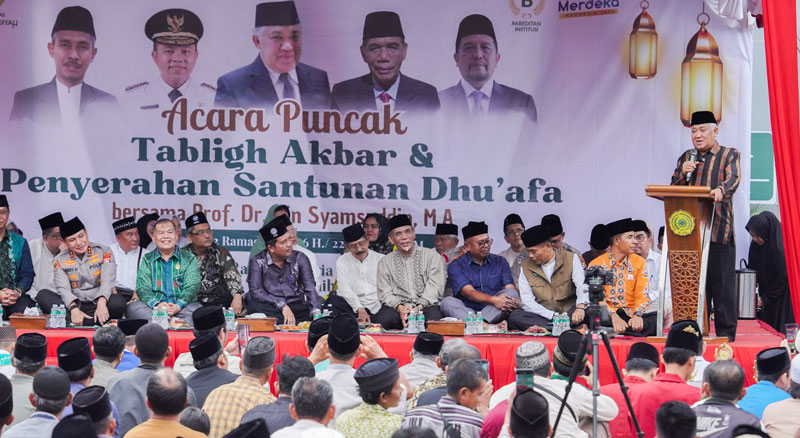 Tokoh Muhammadiyah Prof Dr H Din Syamsuddin MA saat memberikan tausiah pada tablig akbar Universitas Muhammadiyah Riau, Sabtu (22/3/2025).