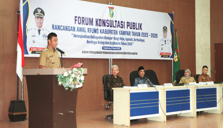 Bupati Kampar Ahmad Yuzar membuka secara resmi acara Forum Konsultasi Publik Rancangan Awal RPJMD, Selasa (25/3/2025).