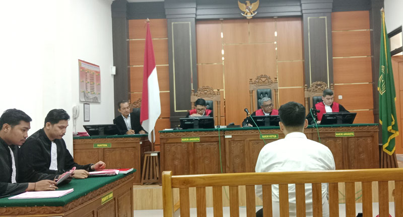 Pengadilan Negeri (PN) Telukkuantan menggelar sidang anggota DPRD Kuansing Aldiko Putra dengan pembacaan dakwaan dari Jaksa Penuntut Umum (JPU), Senin (24/3/2025).