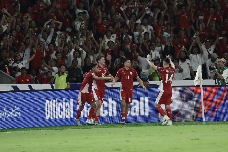 Ole Romeny (dua dari kiri) mencetak gol dalam laga Indonesia melawan Bahrain, Selasa (25/3/2025).
