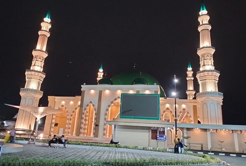 Madjid Agung Habiburrahman Dumai Islamic Center termasuk salah satu lokasi Salat Id di Kota Dumai.