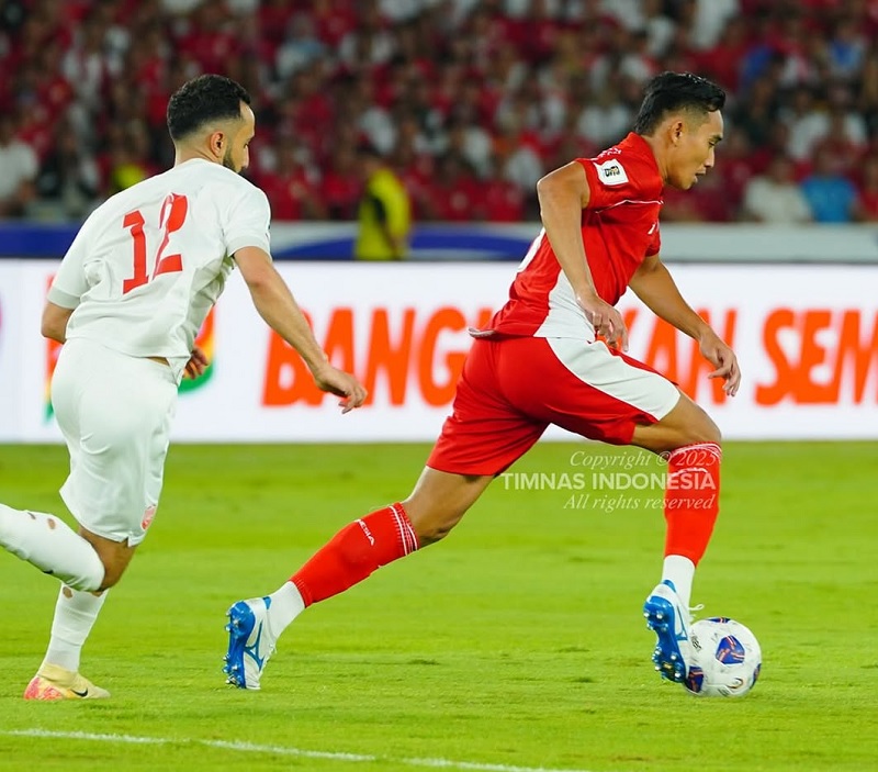 Bek Timnas Indonesia Rizky Ridho tampil solid di lini belakang lawan Baharain. Dia jadi tembok tembok tebal yang sulit ditembus di Stadion GBK.