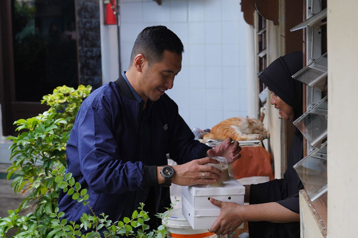 Vinilon Group berkolaborasi dengan Trans7 menggelar program Corporate Social Responsibility (CSR) dengan tema #PenyebarKebaikan