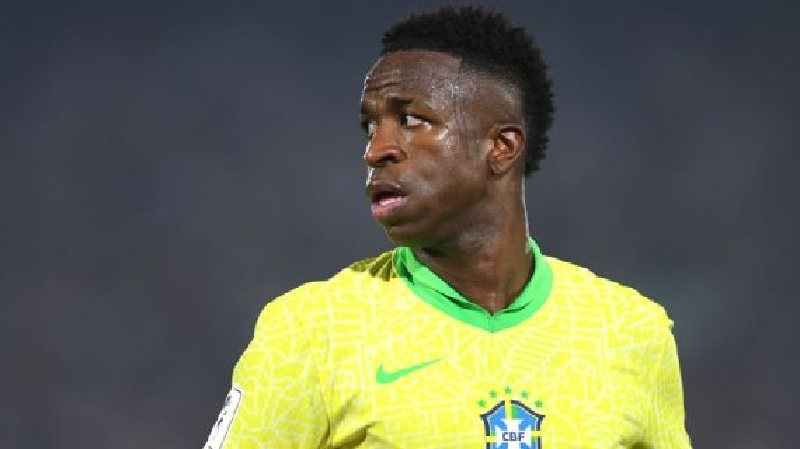 Vinicius J&uacute;nior telah meminta Brasil untuk berkembang setelah kalah 4-1 dari Argentina.
