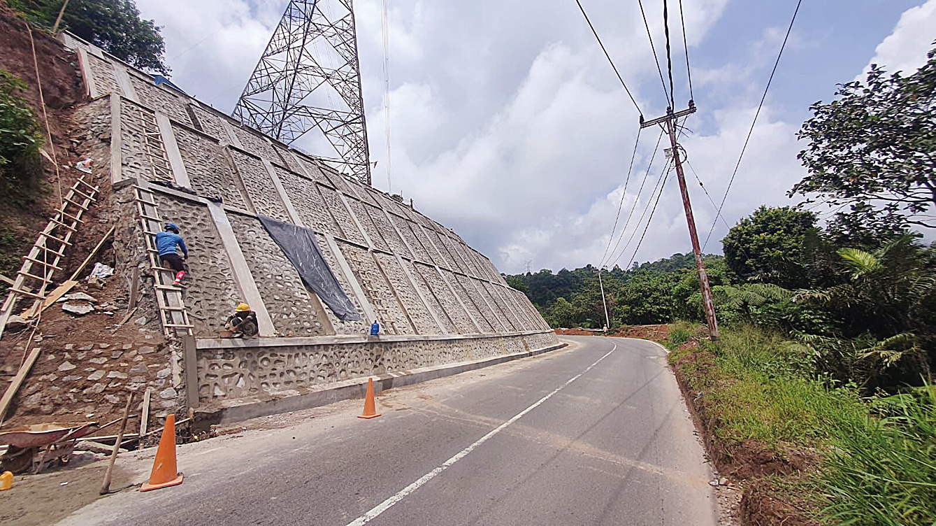 Dengan langkah mitigasi yang telah dilakukan, PLN tidak hanya menjaga infrastruktur kelistrikan, tetapi juga berkomitmen untuk memastikan kelancaran ekonomi dan kehidupan masyarakat selama masa libur