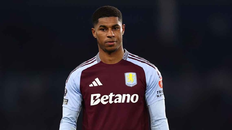 Marcus Rashford mencetak gol pertama Aston Villa dalam kemenangan 3-0 mereka.