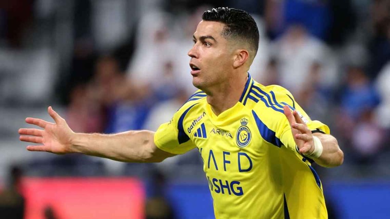 Cristiano Ronaldo menambah dua gol lagi dalam catatannya dalam kemenangan Al Nassr atas Al Hilal.