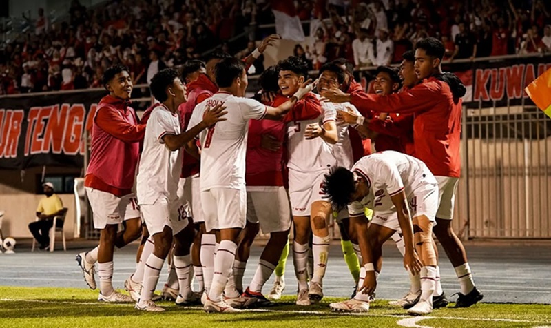 Timnas Indonesia U-17 sukses mengalahkan tim kuat Korea Selatan 1-0 pada laga pembuka Grup C Piala Asia U-17 di Arab Saudi, JUmat (4/4/2025) malam.