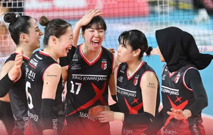 Red Sparks meraih kemenangan atas Pink Spiders dengan skor 3-2.