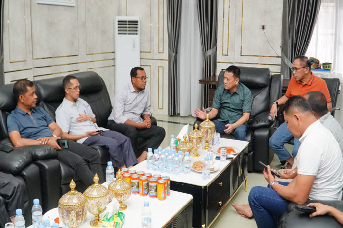 Sekda Kampar Hambali pimpin rapat persiapan perayaan Hari Raya Enam (Ghayo Onam) 2025 di Rumah Dinas Sekda Kampar, Sabtu (5/4/2025).