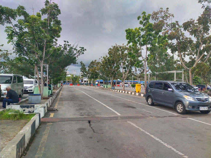 Kondisi arus balik H+6 di Dermaga Ro-Ro Air Putih Bengkalis mulai lengang, Ahad (6/4/2025).