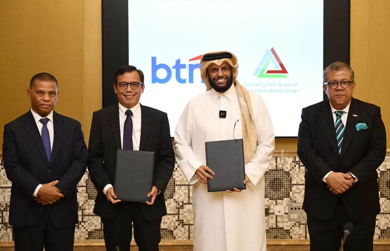 Direktur Utama BTN Nixon LP Napitupulu dan Chairman AlQilaa International Group Sheikh Abdulaziz bin Abdulrahman Al Thani menandatangani kerja sama pembangunan 100 ribu hunian.