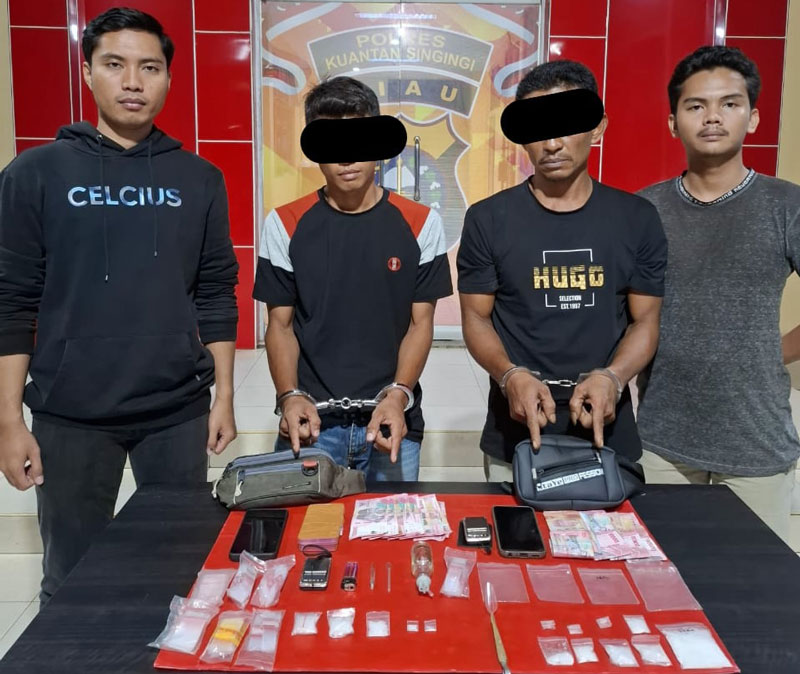 Dua pengedar sabu diamankan Satres Narkoba Polres Kuansing di Kecamatan Cerenti, Selasa (8/4/2025) malam.
