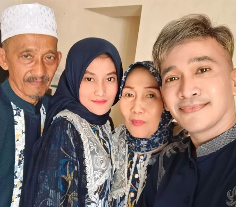 Ruben Onsu rayakan Lebaran bersama keluarga.