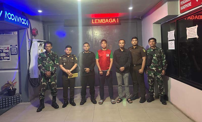 Terpidana Erick Kurniawan, Direktur PKS PT SIPP dieksekusi Tim Intelijen Kejari Bengkalis ke Lapas Kelas IIA Bengkalis atas kasus tindak pidana pencemaran lingkungan.