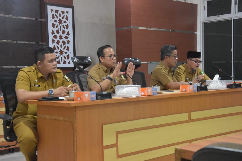 Kepala BPKAD Bengkalis Dr Aready memimpin rapat persiapan MTQ tingkat provinsi Riau di ruang rapat Bappeda Bengkalis, Selasa (15/4/2025).