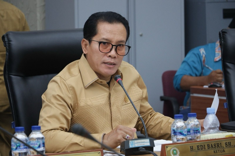 Ketua Komisi III DPRD Riau Edi Basri