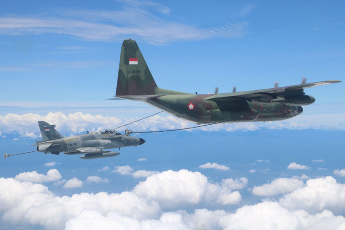 Skadron Udara 12 Wing Udara 6 Lanud RSN menorehkan prestasi melalui latihan AAR atau pengisian bahan bakar di udara di Lanud Soewondo Medan