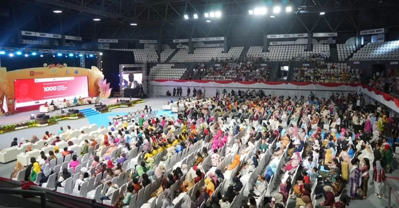 Suasana peluncuran gerakan nasional dan internasional bertajuk 1.000 Profesi Perempuan & Gen Z di Tennis Indoor Gelora Bung Karno, Jakarta, Senin (21/4/2025).