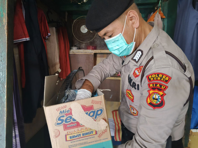 Tim gabungan dari unsur petugas Rutan dan APH kembali melakukan penggeledahan blok hunian warga binaan Rutan Kelas II B Dumai, Selasa (22/4/2025).