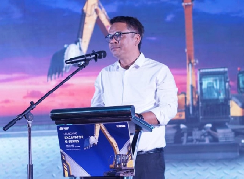 Branch Manager PT Gaya Makmur Faw Motore Martin Simamora SH MH menjelaskan produk unggulan G Series saat launching di SKA Co Ex, Rabu (23/4/2025).