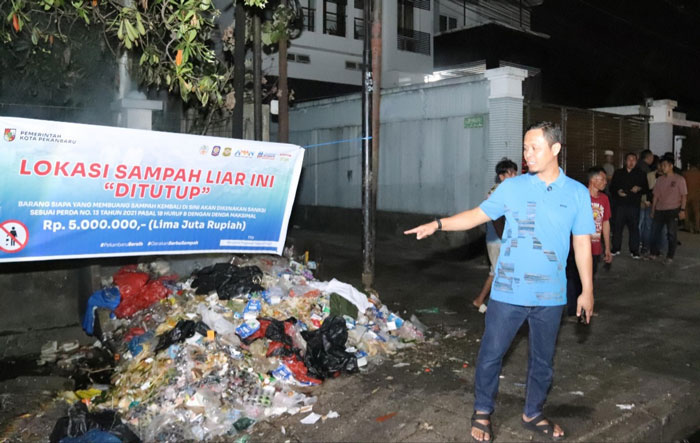 Wali Kota Pekanbaru Agung Nugroho saat sidak ke satu Tempat Penampungan Sementara (TPS) di Kota Pekanbaru beberapa waktu lalu.