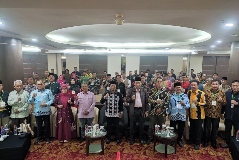 Wakil Bupati Kuansing H Muklisin saat menghadiri Mubes IKKS Pekanbaru di Hotel Grand Central Pekanbaru, Sabtu (26/4/2025).