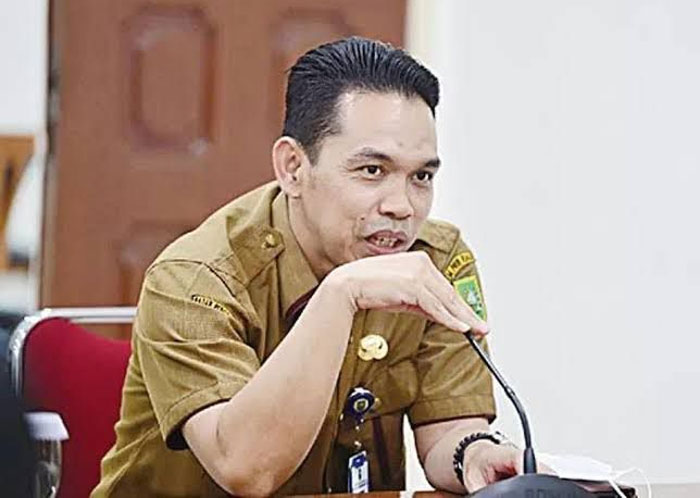 Plt Kepala Dinas Pendidikan Provinsi Riau Erisman Yahya