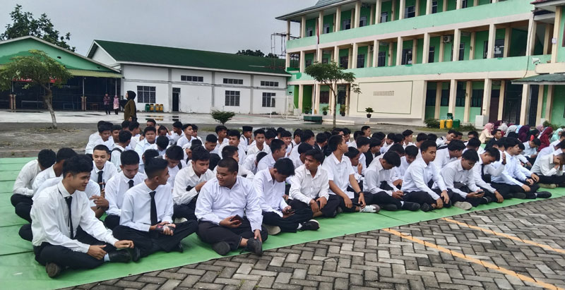Siswa SMK Muhammadiyah Tiga&nbsp;Pekanbaru&nbsp;angkatan tahun 2025 menggelar perpisahan di lapangan sekolah, Sabtu&nbsp;(3/5/2025).