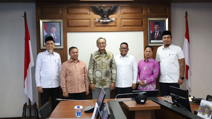 Gubri Abdul Wahid bersama kepala daerah di Riau bertemu Menteri PU RI Dody Anggodo di Jakarta, Kamis (8/5/2025) malam.