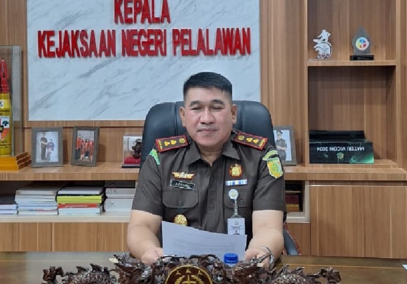 Kepala Kejaksaan Negeri Pelalawan, Azrijal SH MH mengatakan pihaknya tengah mendalami dugaan korupsi SPAM jaringan perpipaan-tematik penanggulangan kemiskinan di Desa Sorek Satu.