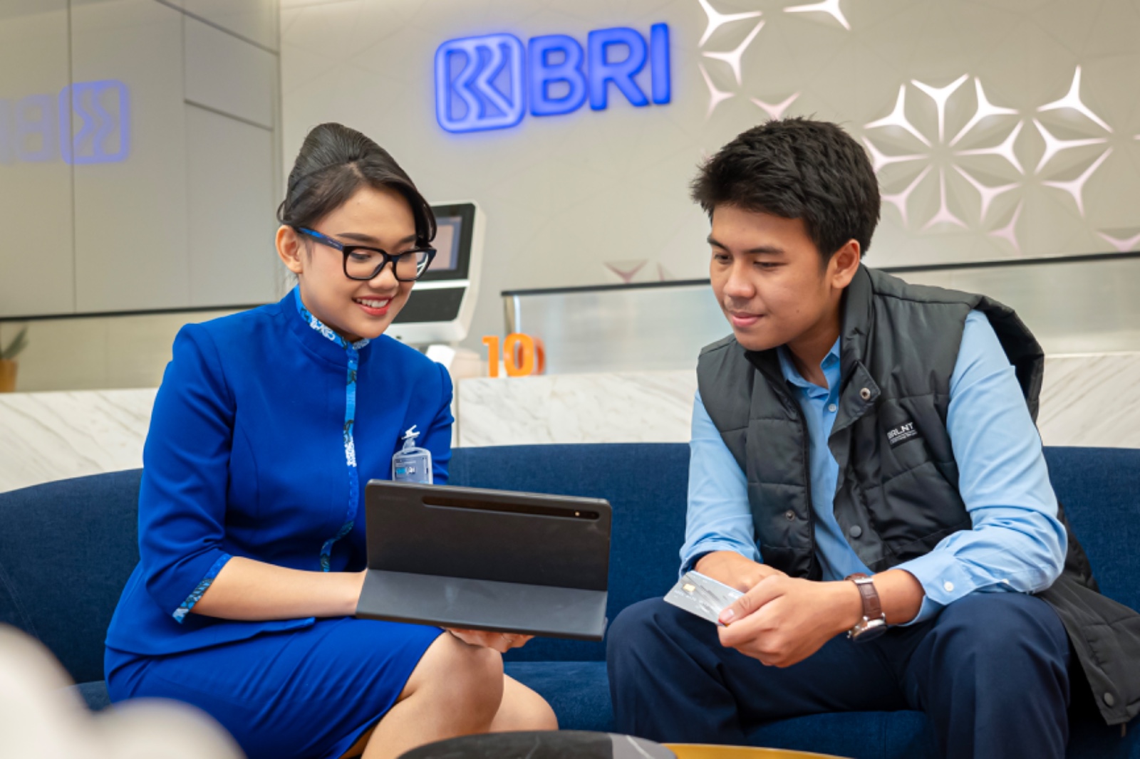 BRI memperkuat sistem penanganan keluhan melalui layanan pelanggan yang responsif, ramah, dan solutif