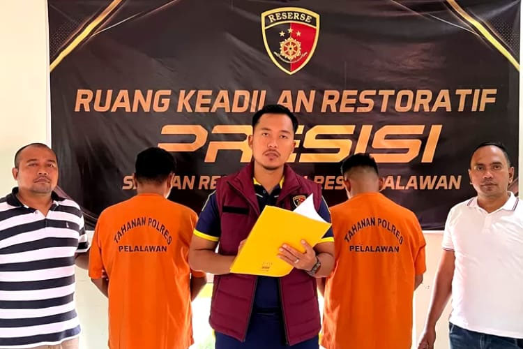 Tim Opsnal Sat Reskrim Polres Pelalawan mengamankan tiga pelaku curanmor yang berhasil ditangkap di Kota Bangkinang Kabupaten Kampar, akhir pekan lalu.