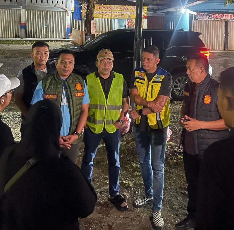 Pj Sekko Pekanbaru Zulhemi Arifin saat melakukan peninjauan FO di sejumlah titik di Kota Pekanbaru.