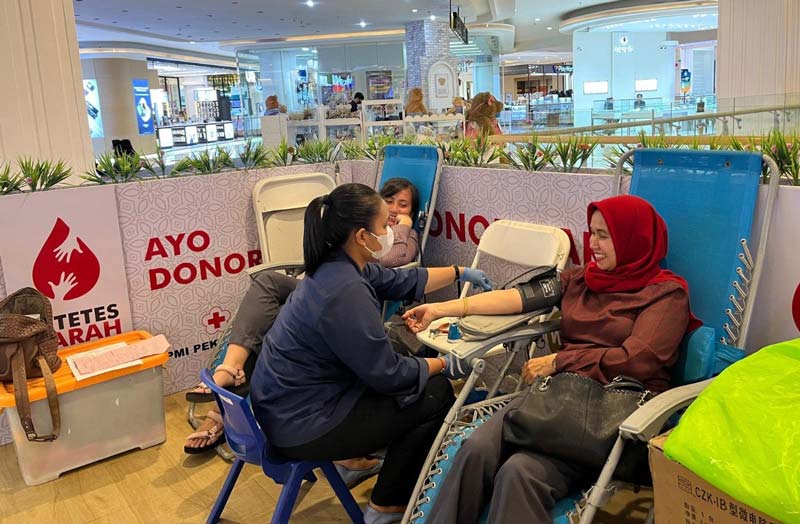 Suasana kegiatan donor darah yang digelar Living World pada tahun lalu.