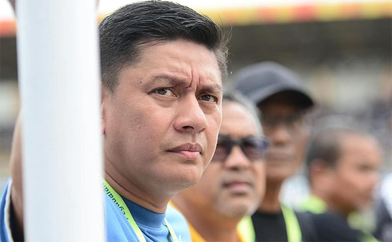 COO PSPS Pekanbaru Edward Riansyah saat bersama pelatih Aji Santoso musim lalu.