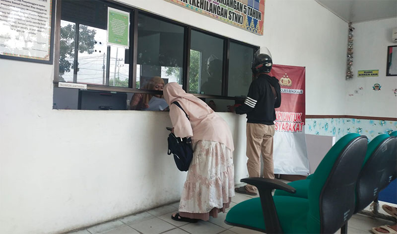 Pengurusan pembayaran pajak melalui program penghapusan denda keterlambatan pajak kendaraan bermotor di UPT Samsat Dispenda Riau di Bengkalis masih sepi pengunjung, Rabu (21/5/2025).